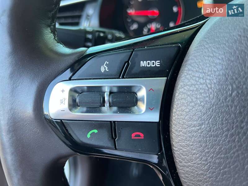 Седан Kia K7 2017 в Одессе