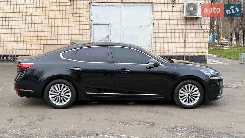 Седан Kia K7 2017 в Одессе