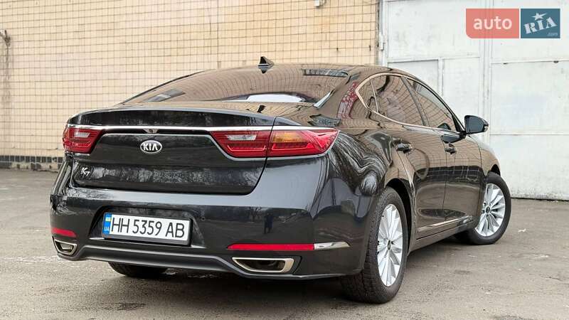 Седан Kia K7 2017 в Одессе