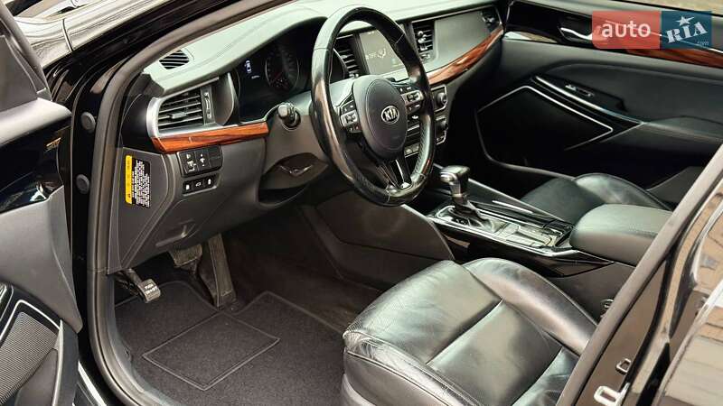 Седан Kia K7 2017 в Одессе