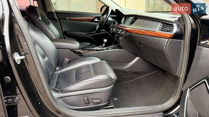Седан Kia K7 2017 в Одессе