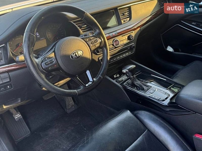 Седан Kia K7 2016 в Киеве