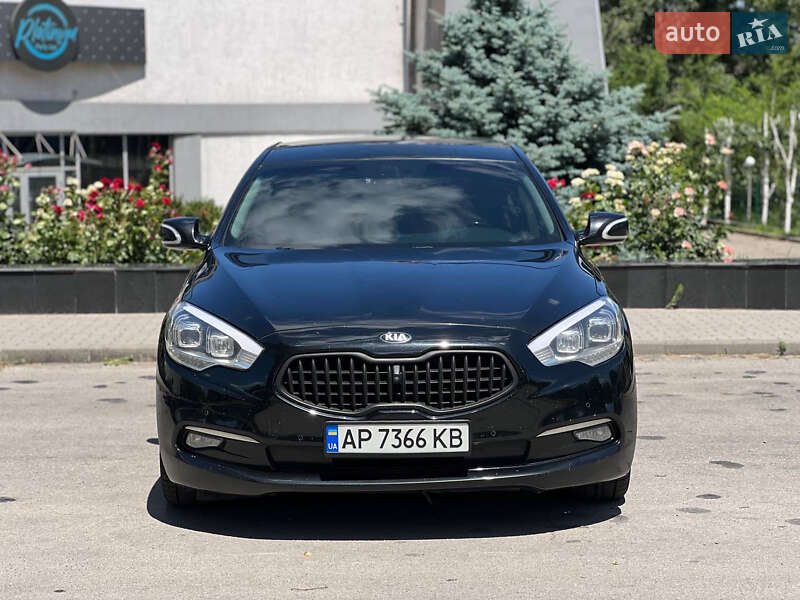 Kia K900 2012