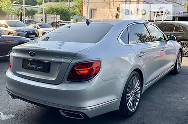Седан Kia K9 2018 в 
