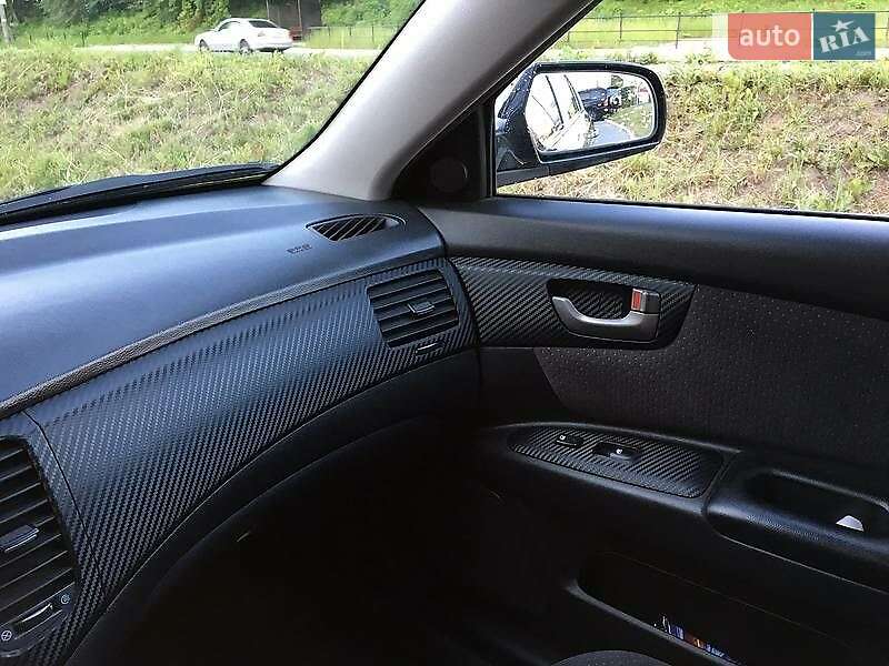 Седан Kia Magentis 2006 в Ровно