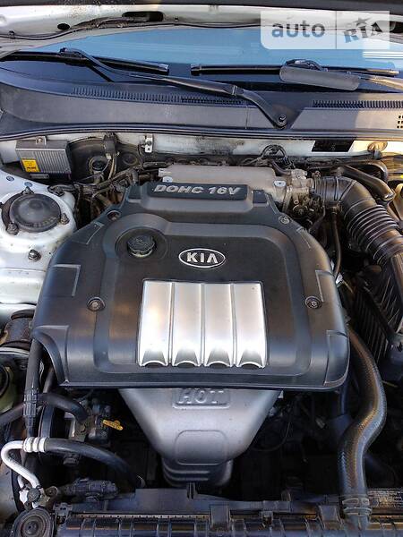 Седан Kia Magentis 2004 в Черновцах