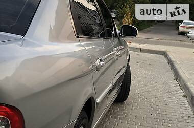 Седан Kia Magentis 2004 в 
