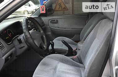 Седан Kia Magentis 2004 в 