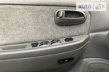 Седан Kia Magentis 2004 в 