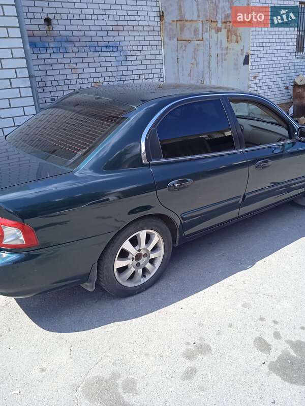 Седан Kia Magentis 2004 в Днепре