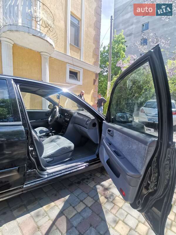 Седан Kia Magentis 2004 в Одесі