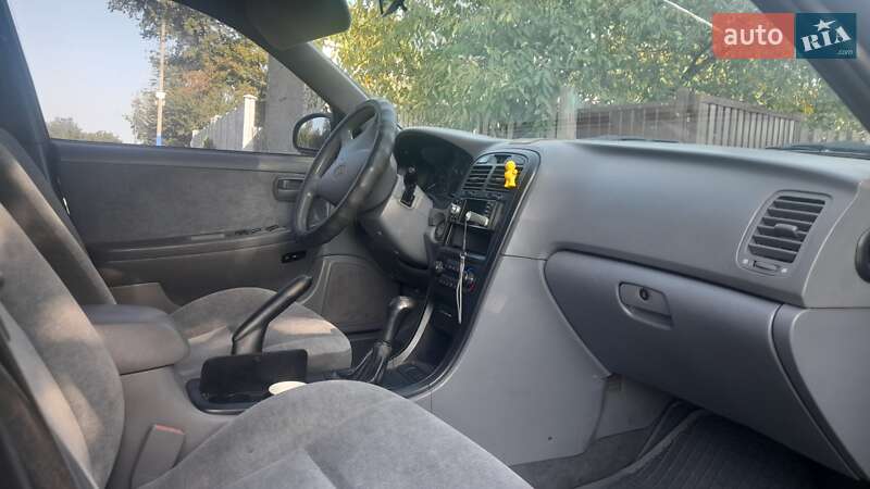 Седан Kia Magentis 2004 в Білій Церкві