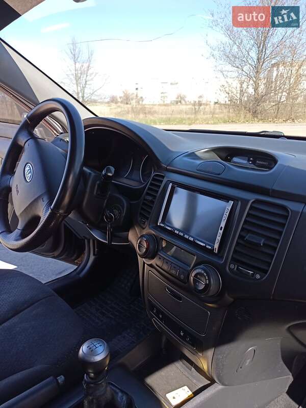 Седан Kia Magentis 2006 в Очакове