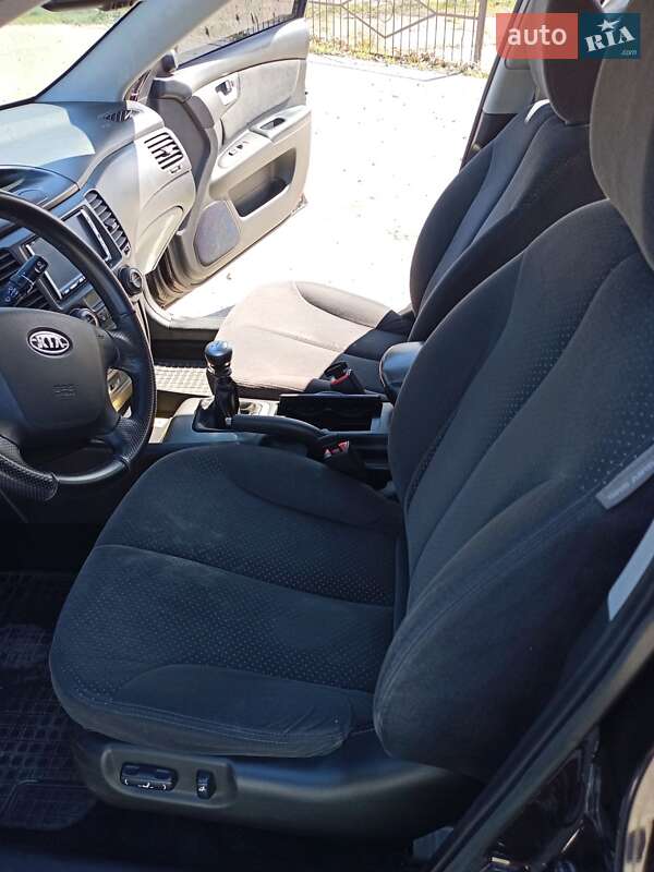 Седан Kia Magentis 2006 в Очакове