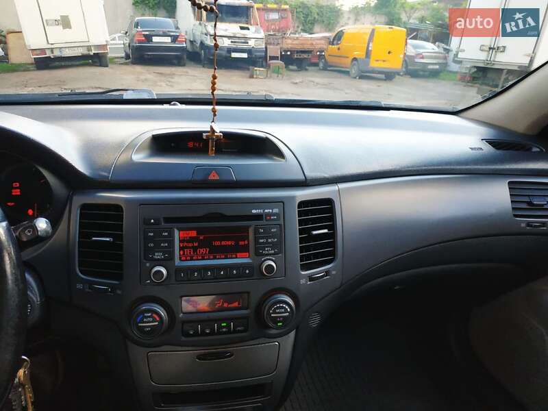 Седан Kia Magentis 2008 в Львові