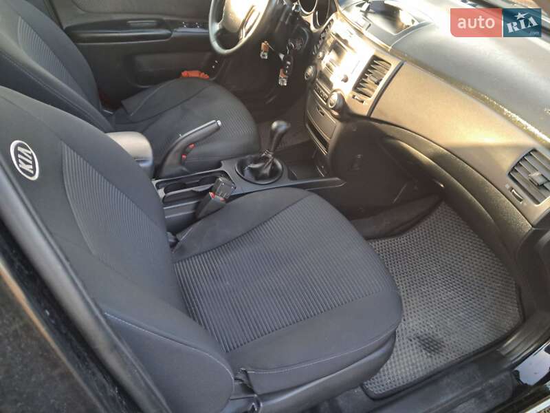 Седан Kia Magentis 2008 в Львове