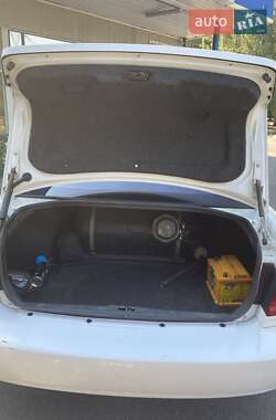 Седан Kia Magentis 2001 в Краматорске