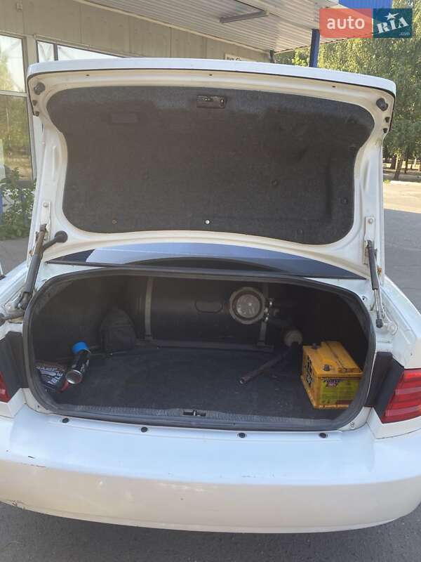 Седан Kia Magentis 2001 в Краматорську