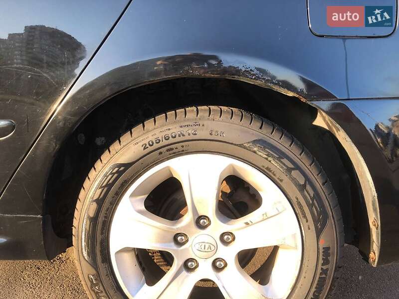 Седан Kia Magentis 2008 в Ужгороді