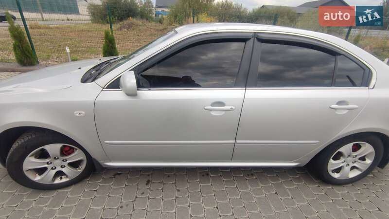 Седан Kia Magentis 2009 в Надвірній