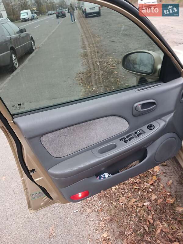 Седан Kia Magentis 2001 в Києві