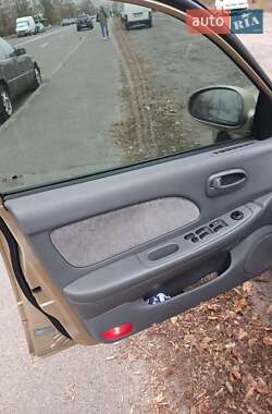 Седан Kia Magentis 2001 в 