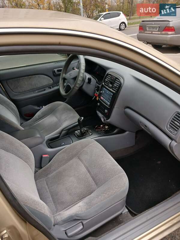 Седан Kia Magentis 2001 в Києві