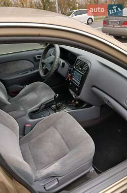 Седан Kia Magentis 2001 в 