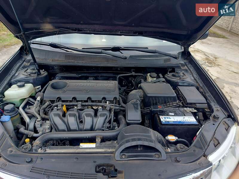 Седан Kia Magentis 2008 в Каменском