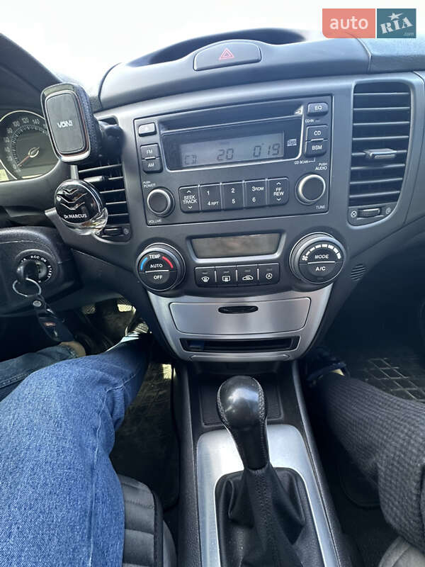Седан Kia Magentis 2007 в Первомайске