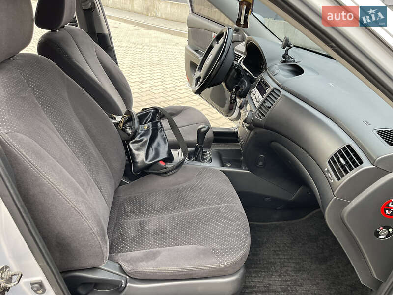 Седан Kia Magentis 2006 в Івано-Франківську