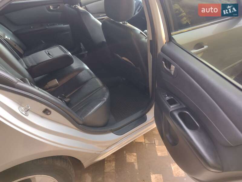 Седан Kia Magentis 2008 в Львове