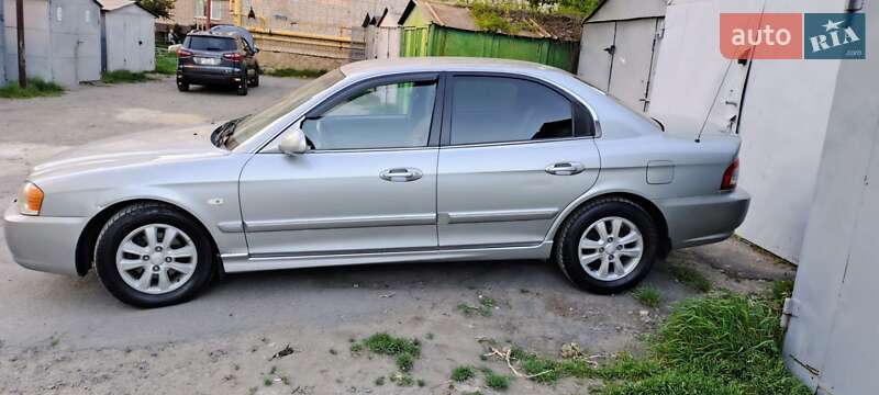 Седан Kia Magentis 2003 в Могилев-Подольске