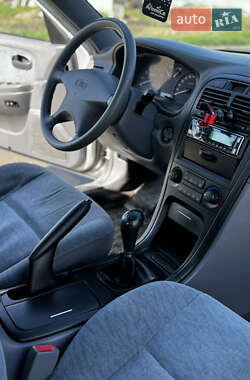 Седан Kia Magentis 2006 в 