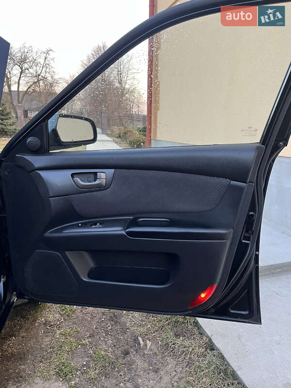 Седан Kia Magentis 2007 в Львове
