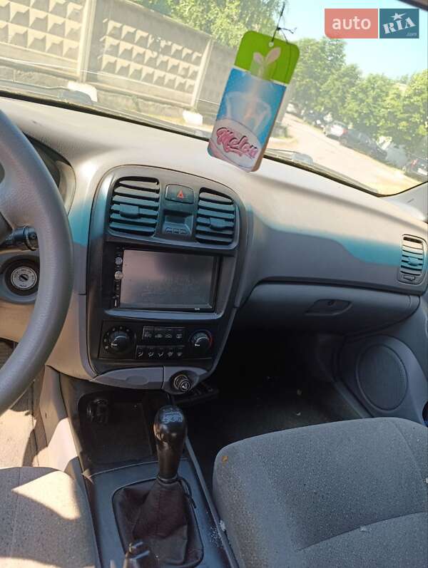 Седан Kia Magentis 2001 в Запорожье