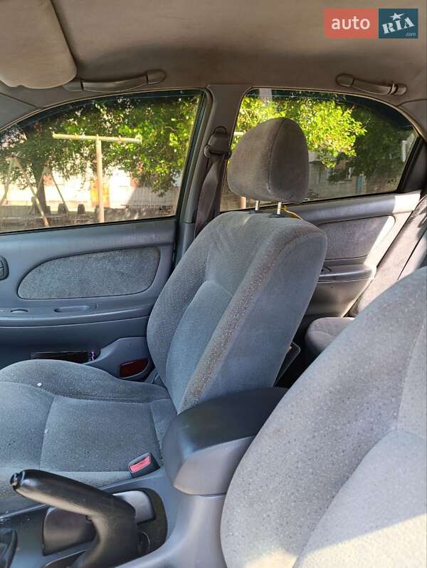 Седан Kia Magentis 2001 в Запорожье