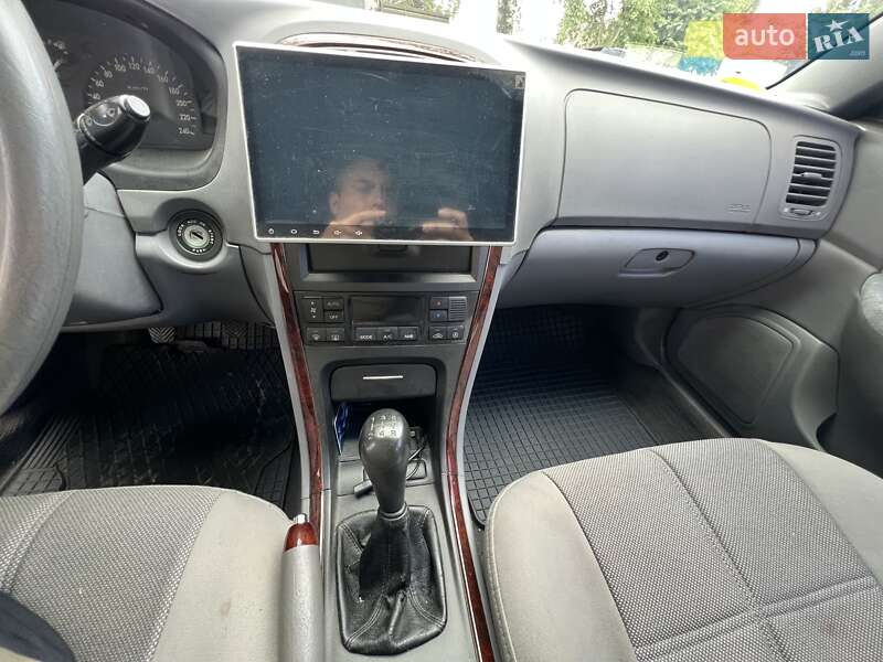 Седан Kia Magentis 2004 в Луцке