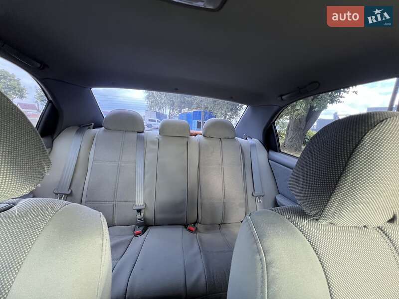 Седан Kia Magentis 2004 в Луцке