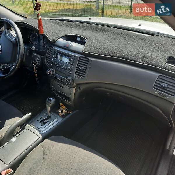 Седан Kia Magentis 2006 в Буче
