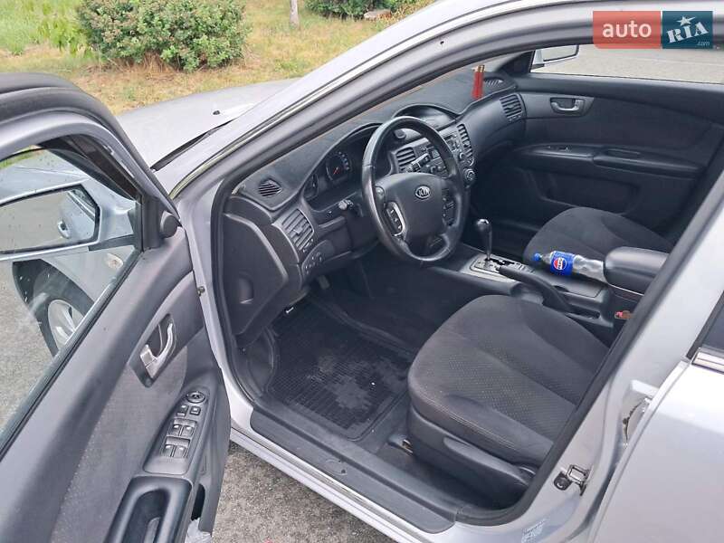 Седан Kia Magentis 2006 в Буче
