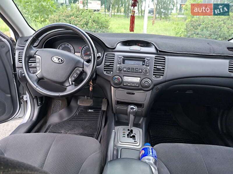 Седан Kia Magentis 2006 в Буче