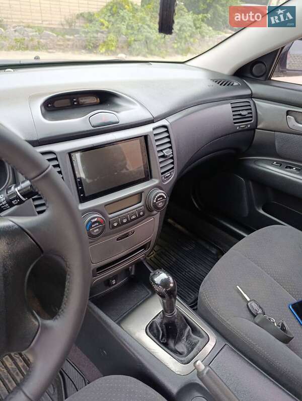 Седан Kia Magentis 2005 в Хмельнике