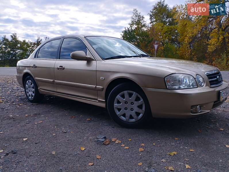 Седан Kia Magentis 2003 в Звенигородці