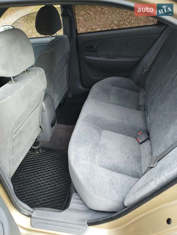 Седан Kia Magentis 2003 в Звенигородці