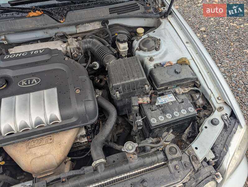 Седан Kia Magentis 2006 в Ровно