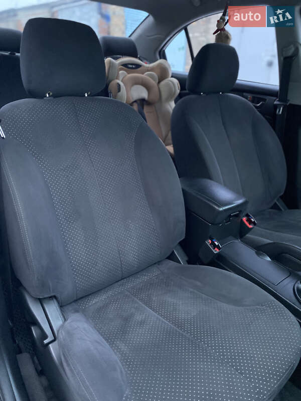 Седан Kia Magentis 2009 в Лозовой