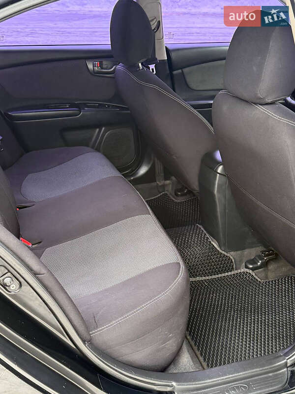 Седан Kia Magentis 2008 в Золотоноше