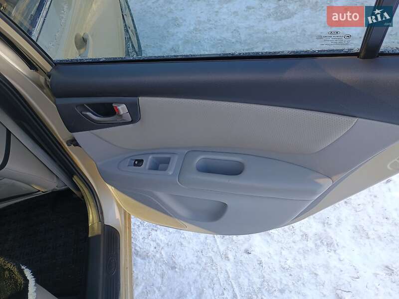 Седан Kia Magentis 2008 в Киеве