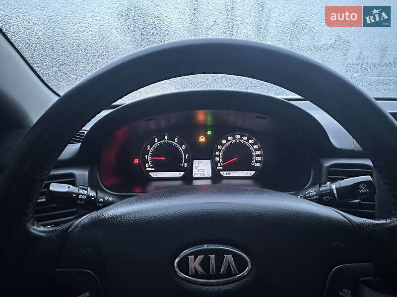 Седан Kia Magentis 2008 в Глобиному